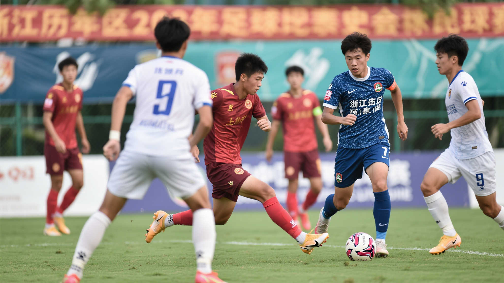 足球市场的 足球市场的